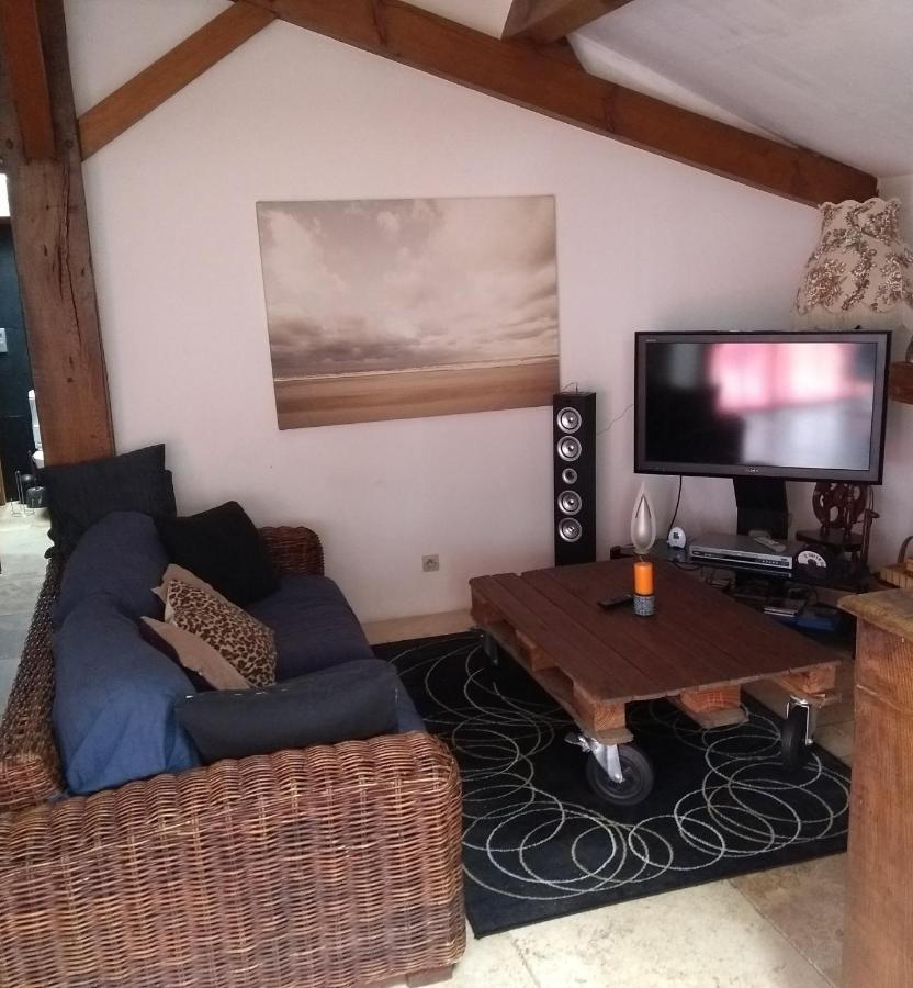 Maison confort avec cheminée , 2 chambres , sur un parc de 4000m2 arboré et clos Pissos Esterno foto